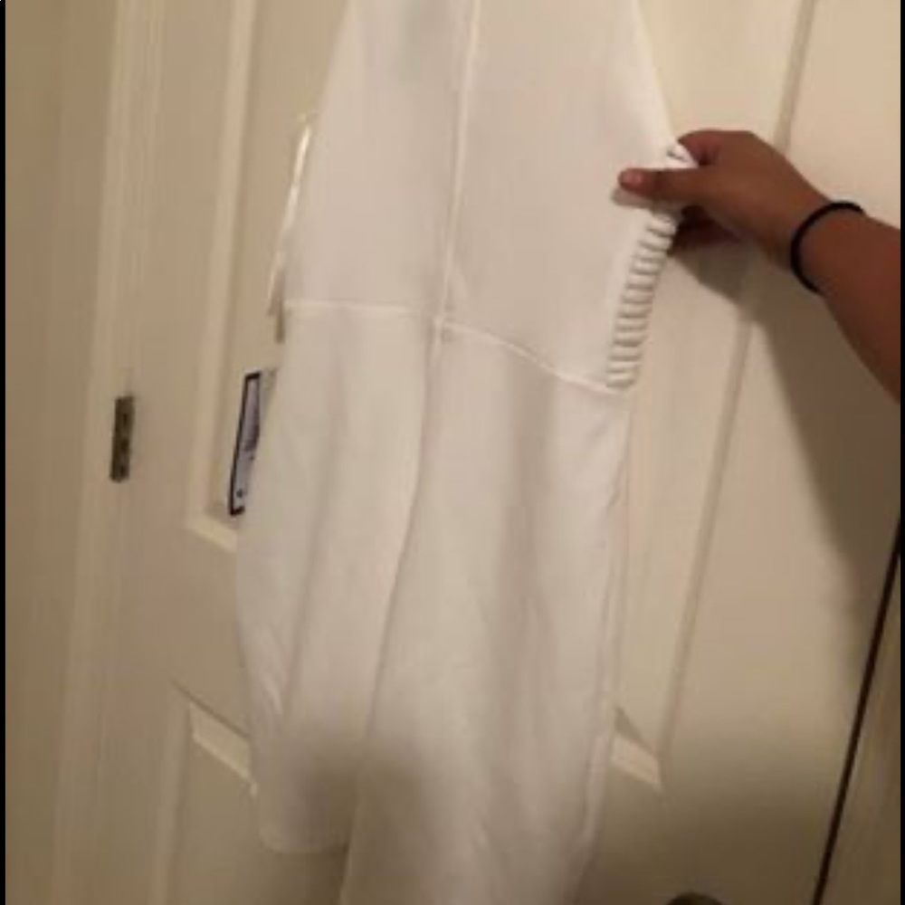 White brand new dress - Picture 2 of 2